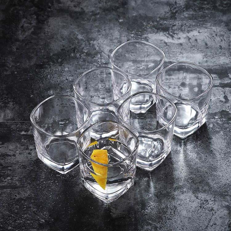 Square glass cups for the living room, household heat-resistant tea cups, whisky cups, mouthwash cups, hotel water cups, bar wine glasses Specification drawing