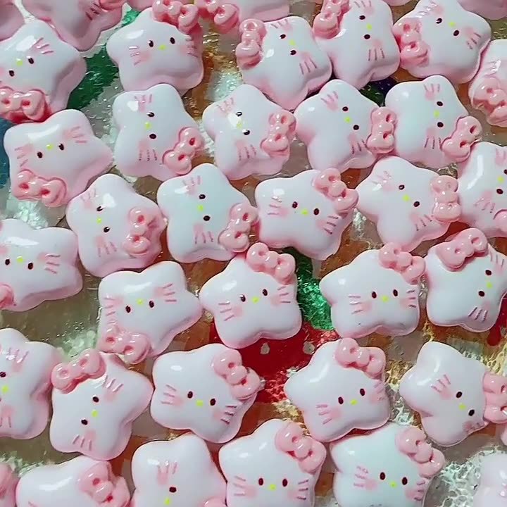 Cartoon cute cat resin accessories, diy phone cases, crocs, hairpins, cream glue resin small accessories Specification drawing