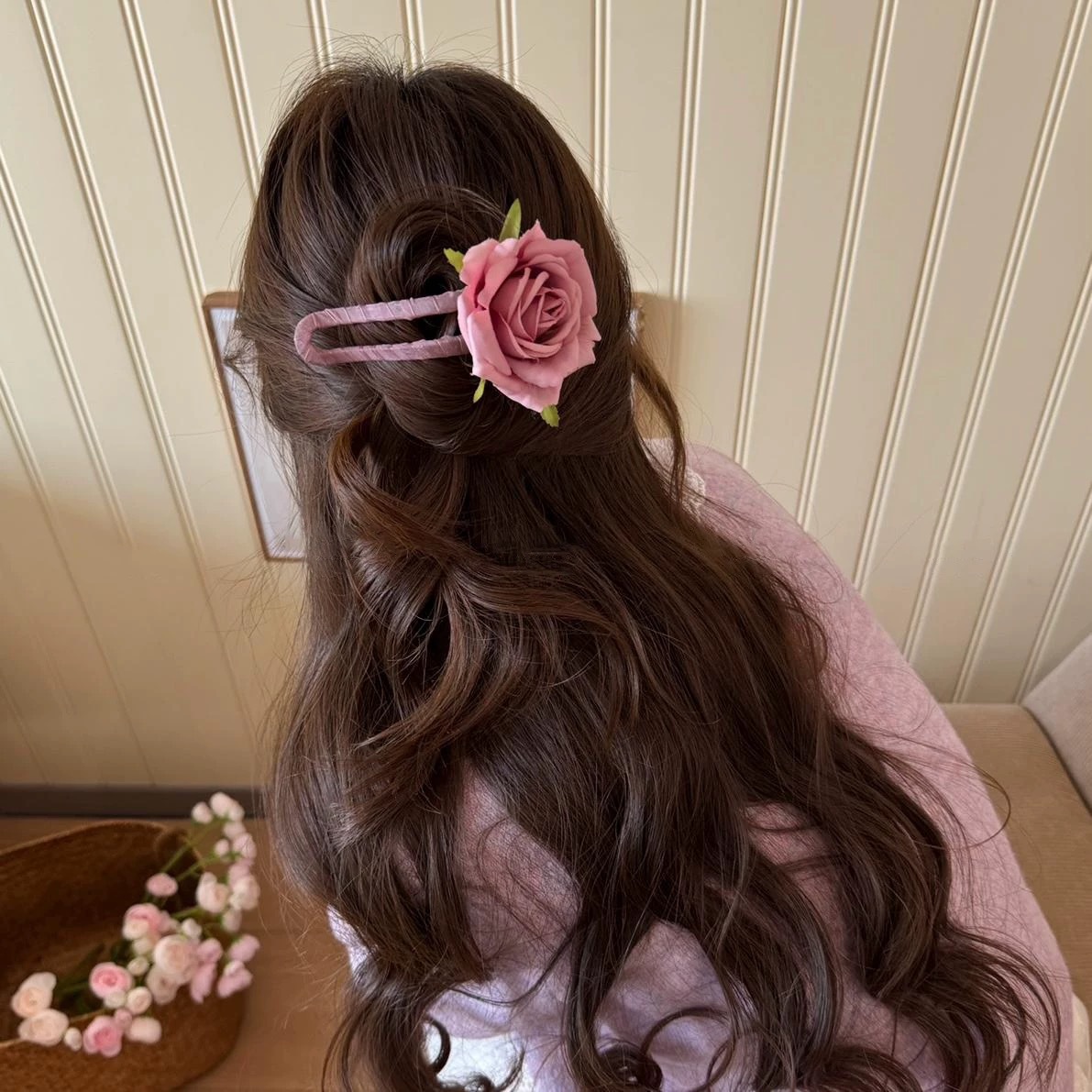 Spring and summer flower hair clips, semi-tied female faux rose, duckbill clips, early spring accessories, back of the head flower hair clips Specification drawing
