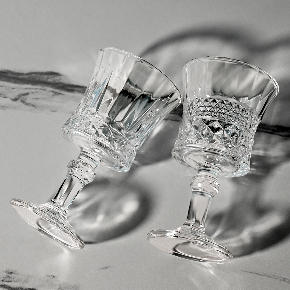 European retro engraved glass cups, mini exquisite tall sweet wine glasses, high appearance level spirits and foreign wine embossed cups customization Application Scenario