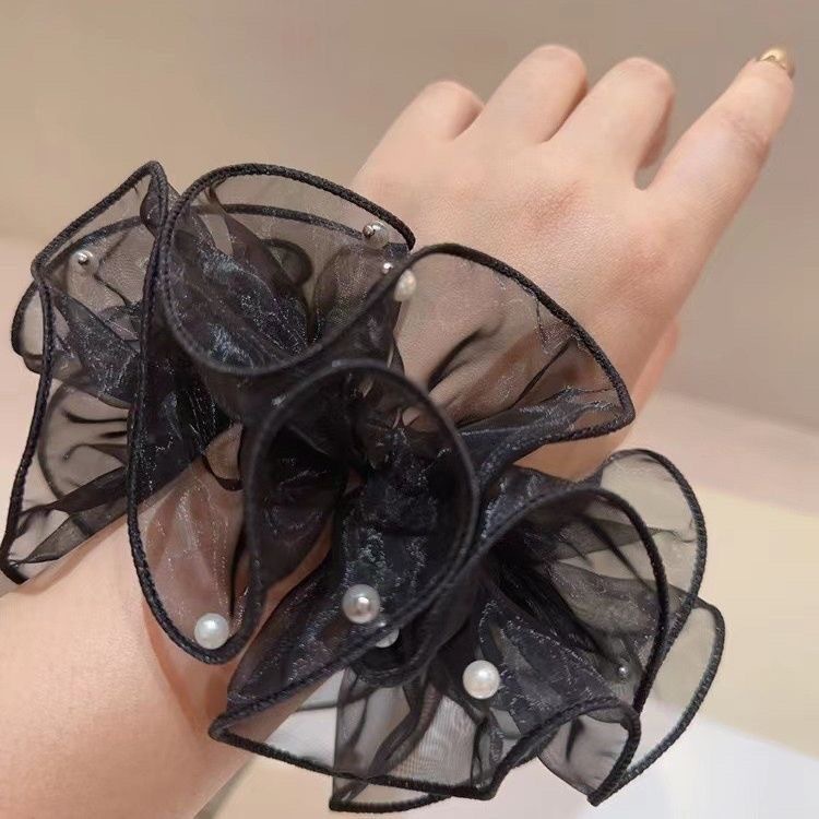 The new Korean organza sweet and ethereal stud pearl large intestine loop hair tie, double-layer lace bun hair tie Application Scenario