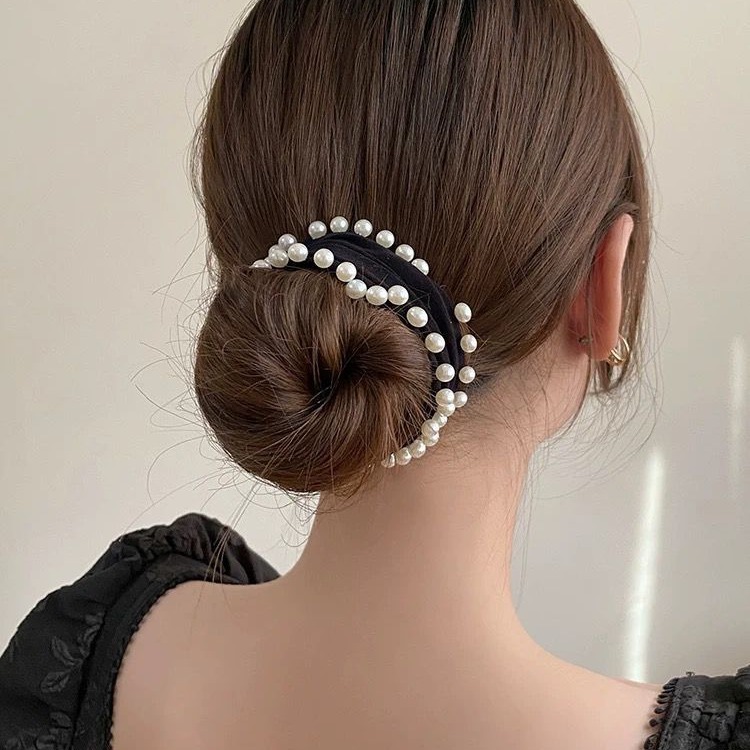 Pearl hair band, high-end Korean style, high ponytail hair tie, high elasticity hair tie band, seamless wrist strap for women Application Scenario