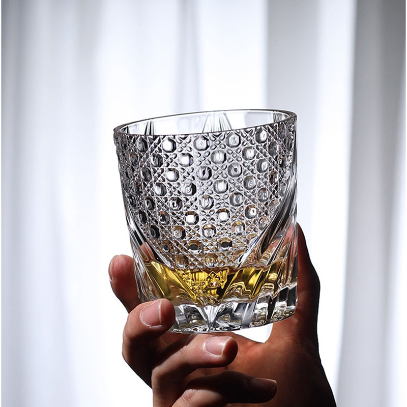 Embossed Japanese whisky wine glass, carved high-end glass wine glass, trendy creative starburst spirits glass, Rock glass full figure