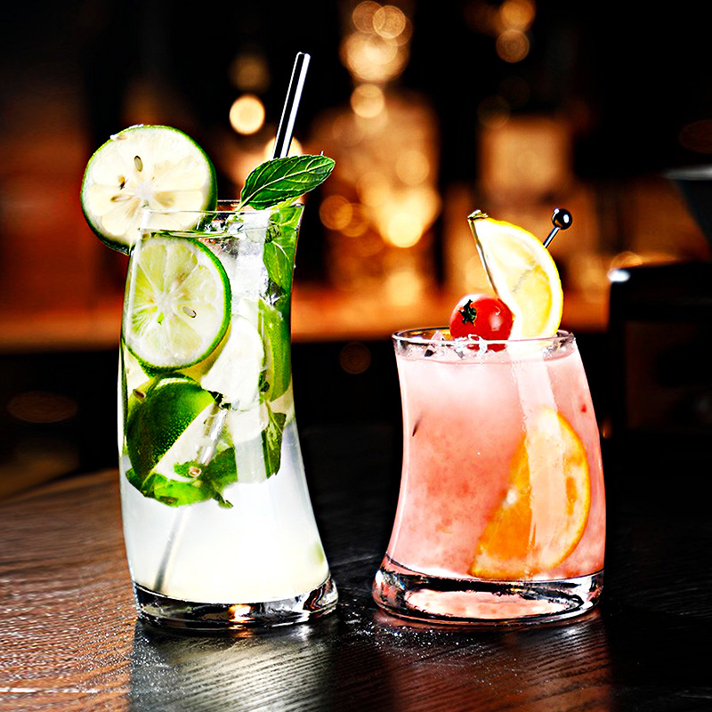 Popular crescent-shaped glass cups, creative juice cups, striped sail cups, drink cups, and ins mojito cocktail cups Specification drawing