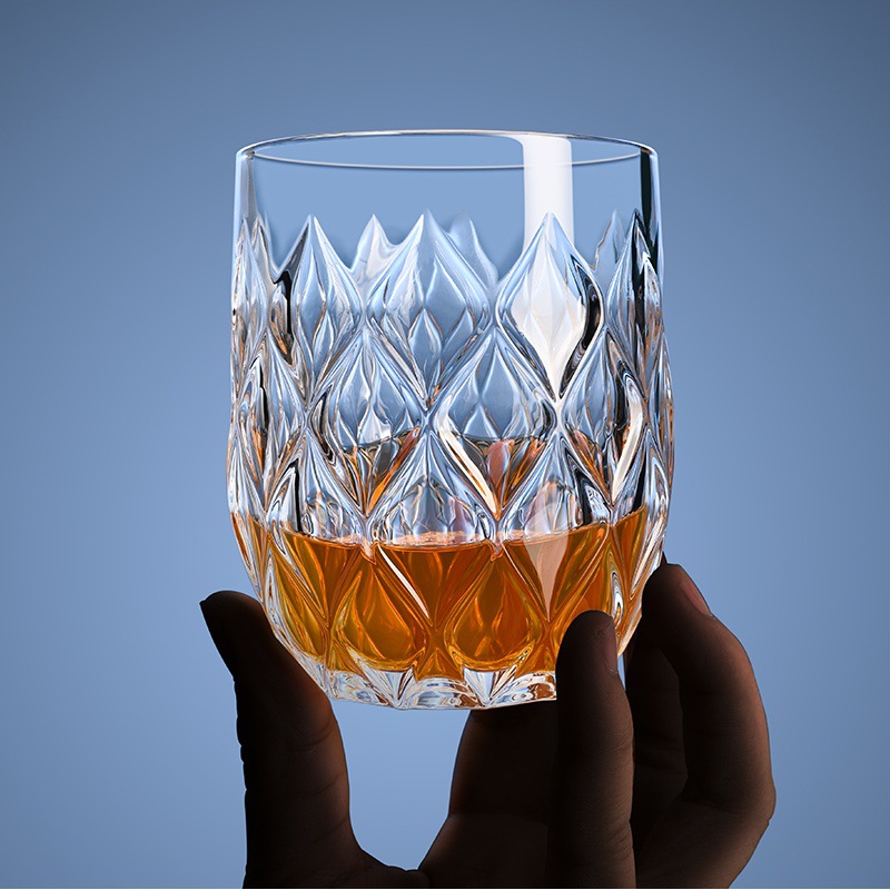 Carved whisky glasses, beer glasses, high-end foreign wine glasses, European classical high-end glass glasses, household glass glasses Specification drawing