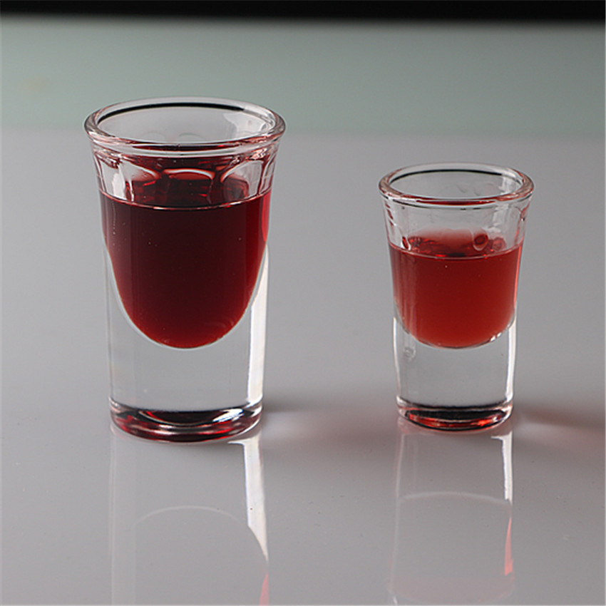 Factory wholesale of high-quality glass bullet cups, spirits cups, bar and KTV wine glasses, glass cups and sip cups full figure