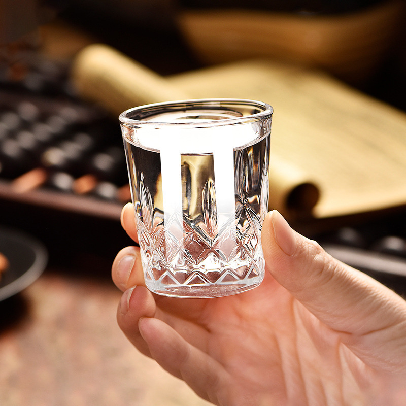 Amazon embossed glass one or two spirits cups, small goblet to swallow in one gulp, engraved 50ml household drinking white spirit cups Specification drawing