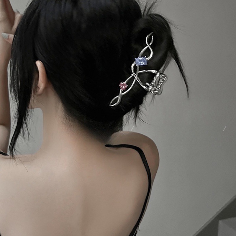 Silver metal little star hair clip for women, y2k sweet and cool style metal grab hair accessory, high-end shark clip hair clip details Picture