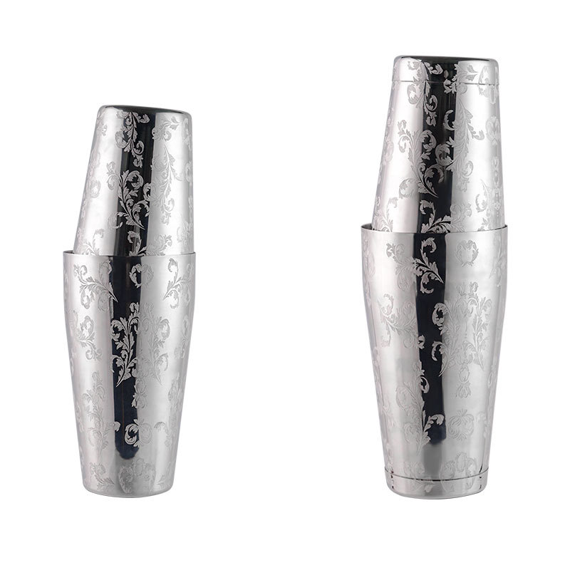 304 stainless steel etched pattern Boston cocktail shaker with pirate skull pattern two-piece American shaker Item Picture