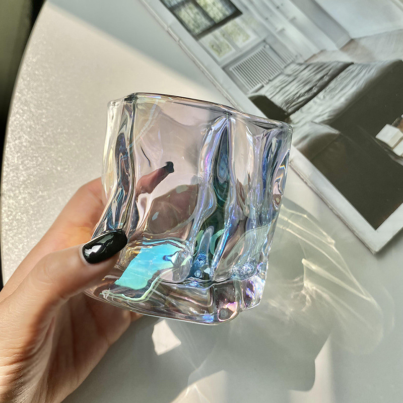 Household thickened glass cups for women, Ins-style twisty cups, beverage juice cups, whisky cups. The design is niche Specification drawing