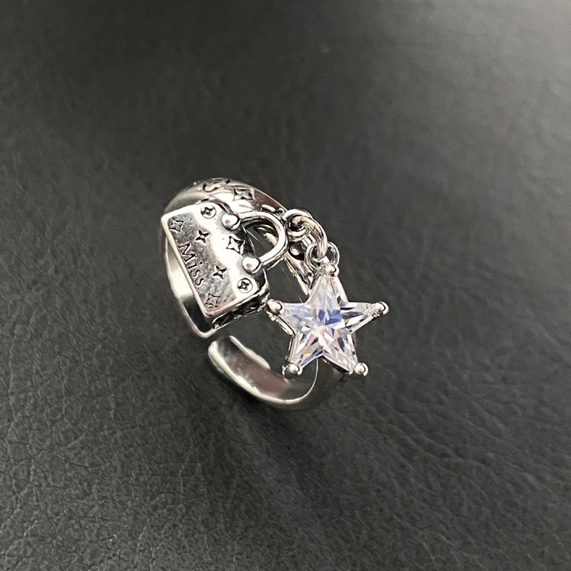 A niche and cold style cross-shaped star diamond zircon ring with exquisite texture, fashionable and high-end feel, an open ring trend Application Scenario