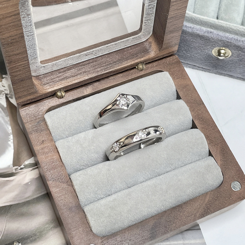 The octagonal star minimalist and individual open ring is a versatile couple ring with a gender-neutral style for women. It is a fashionable, niche and cold accessory Specification drawing