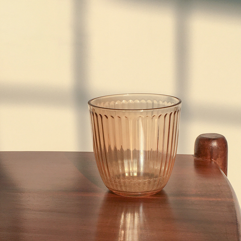 Retro striped glass cups, American lattes, iced coffee cups, cold brew cups and mocha classic cups from the Instagrammable coffee shop Specification drawing