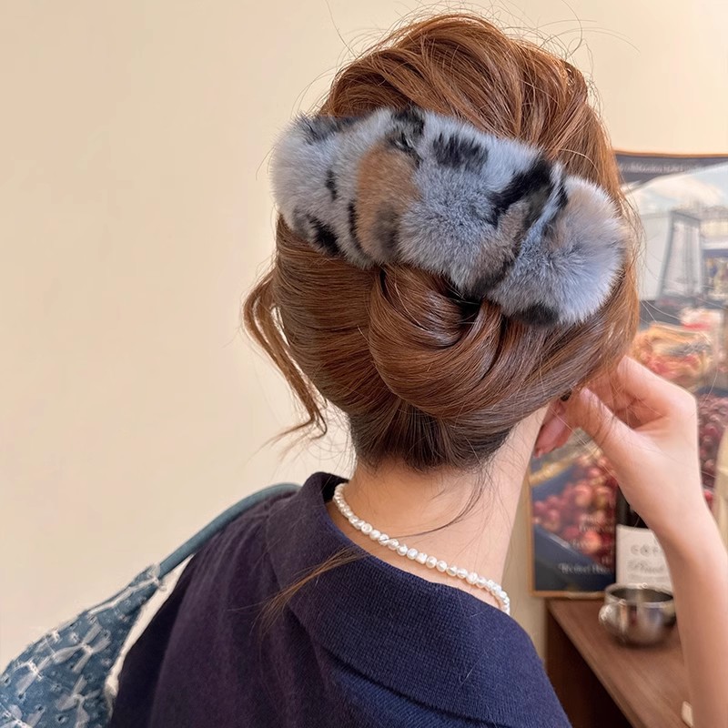 Fluffy and voluminous ~ High-end style rabbit fur hair clip for women 2025 New large duckbill clip updo hair clip full figure