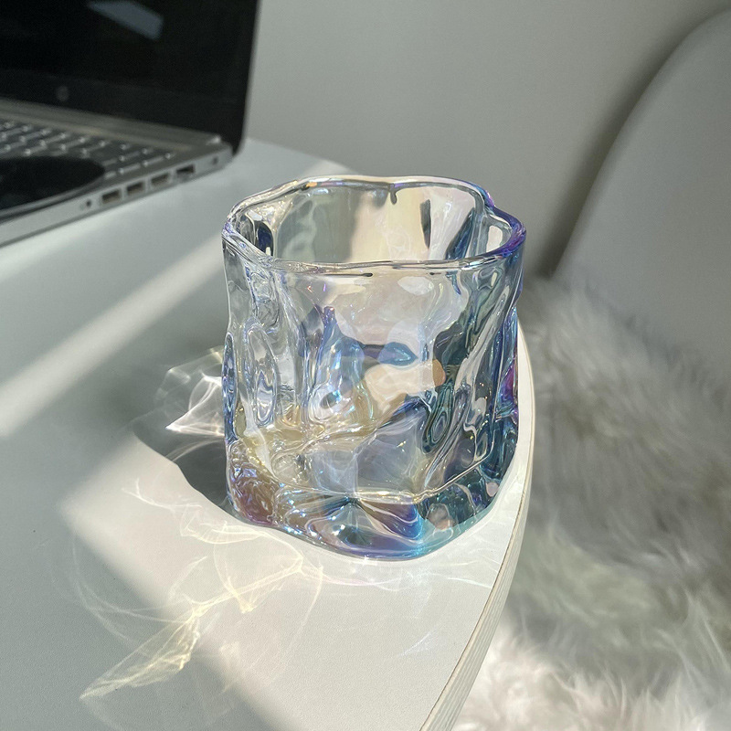 Household thickened glass cups for women, Ins-style twisty cups, beverage juice cups, whisky cups. The design is niche full figure
