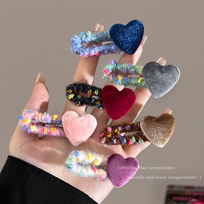 Heart-shaped wool hair clips for women, side clips for bangs, back of the head for loose hair, bb clips, plush hair clips for spring and summer details Picture