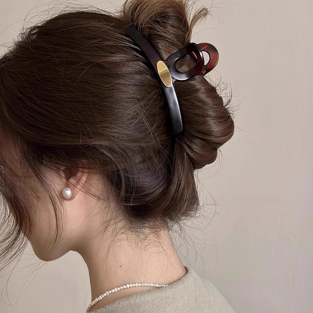 High-end Spring/Summer Gold label grabber Women's 2023 New large hair clip at the back of the head, shark clip, elegant clip hair accessory full figure