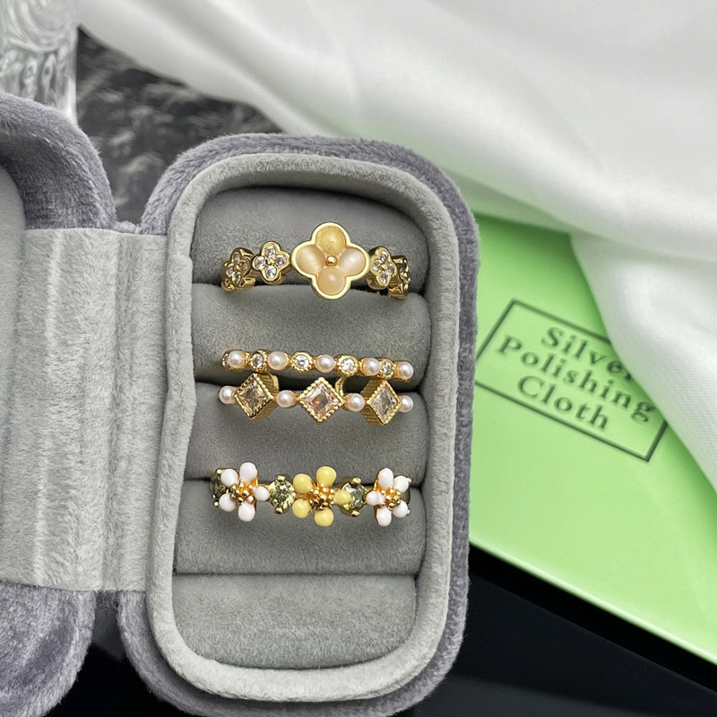 A high-end double-layer pearl-set open-mouth ring with a light luxury and niche feminine charm. A sweet and cool floral enamel index finger ring trend details Picture