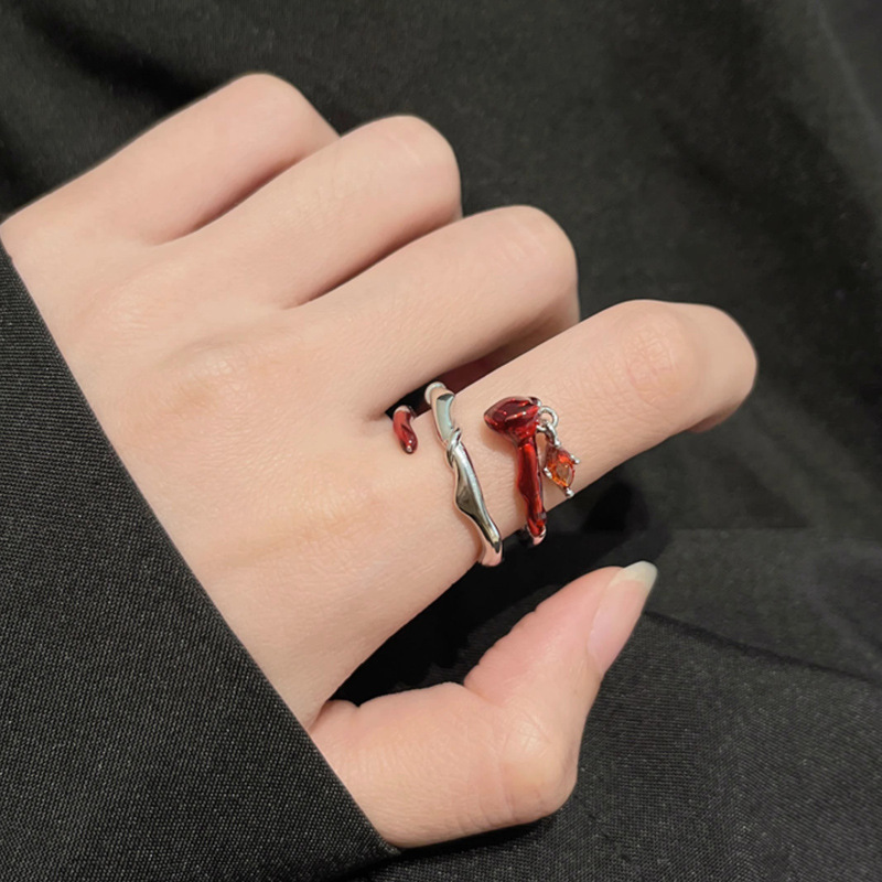 This is a unique and distinctive rose ring with a cold and elegant feminine style, a sweet and high-end look, and a light luxury opening index finger ring accessory details Picture