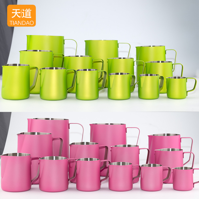 Manufacturer's 304 stainless steel graduated color-changing pointed spout latte art jar, Italian coffee latte art cup, milk foam cup details Picture