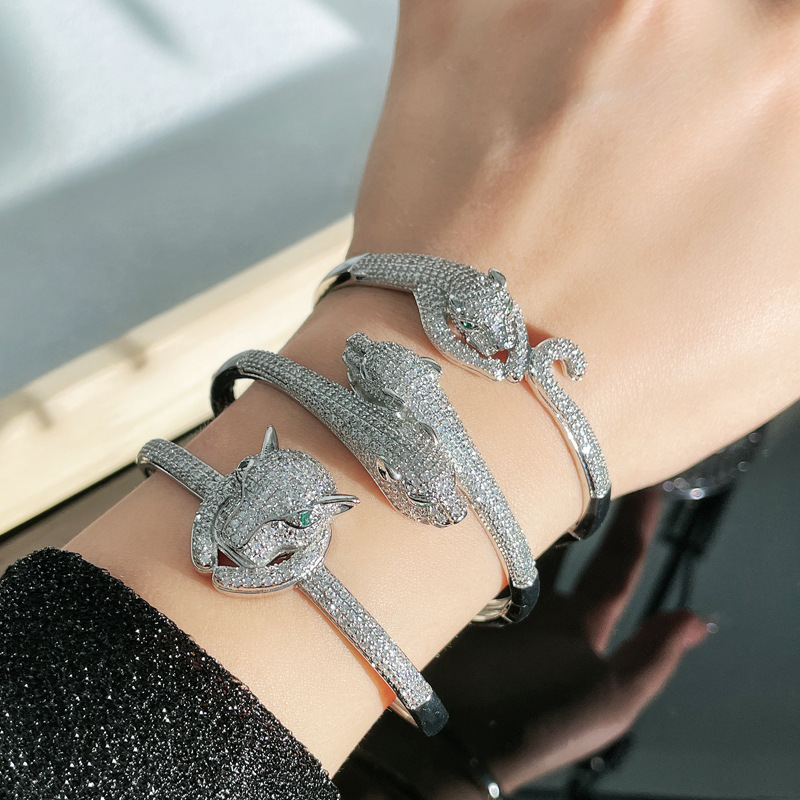 Light luxury leopard head bracelet for women, full diamond, cold style zircon, high-end feel, double leopard head bracelet, classic couple accessory trend details Picture