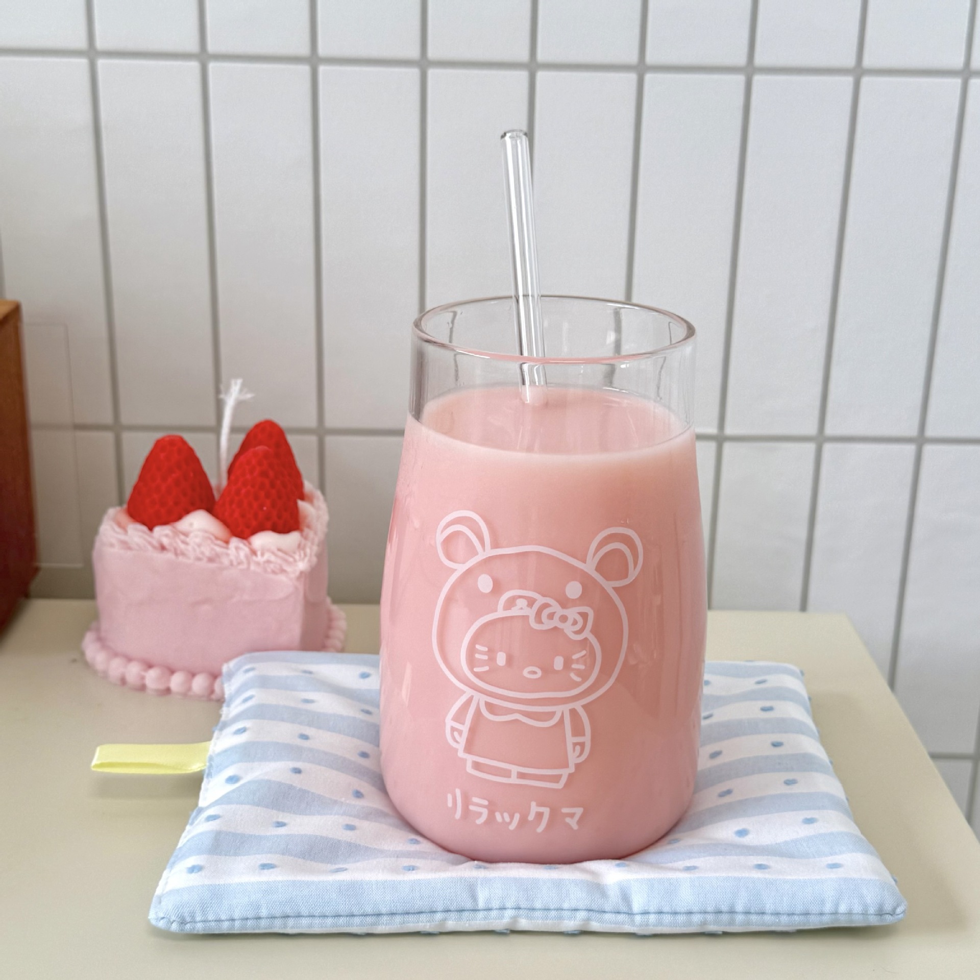 Bolimei high borosilicate glass cups, heat-resistant glass cups, kt water cups, girls' milk bottles, cups, household cold brew cups Application Scenario
