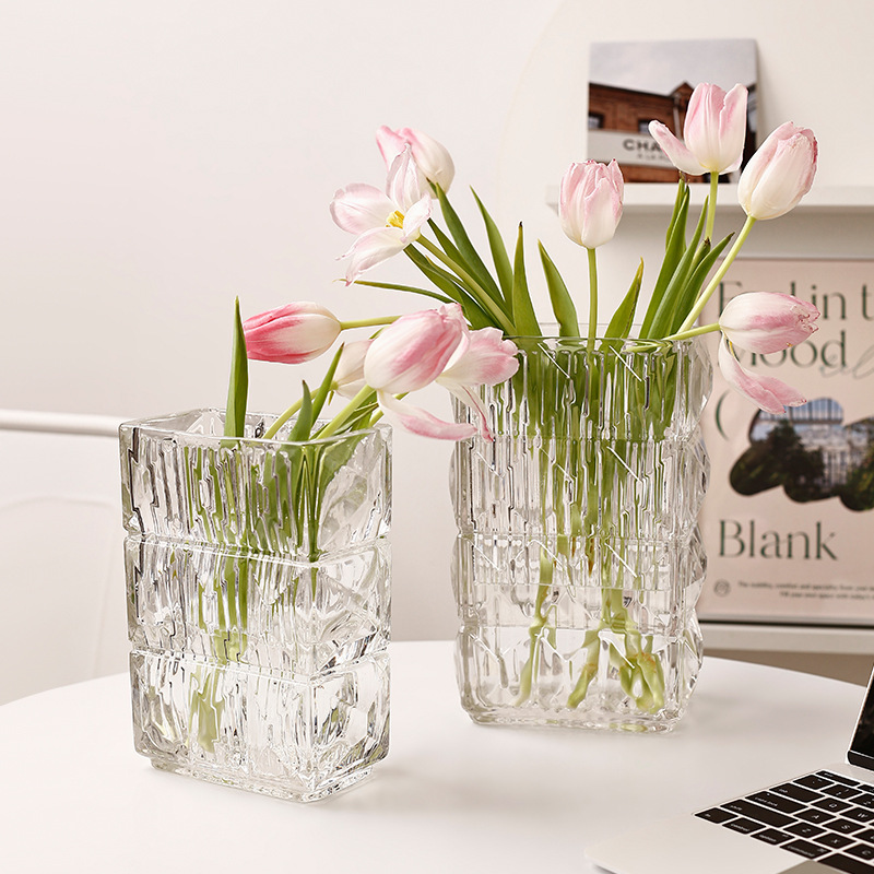 High-end, light luxury, high-end crystal vase, transparent glass, hydroponic fresh flowers, ins style flower arrangement, living room dining table decoration Application Scenario