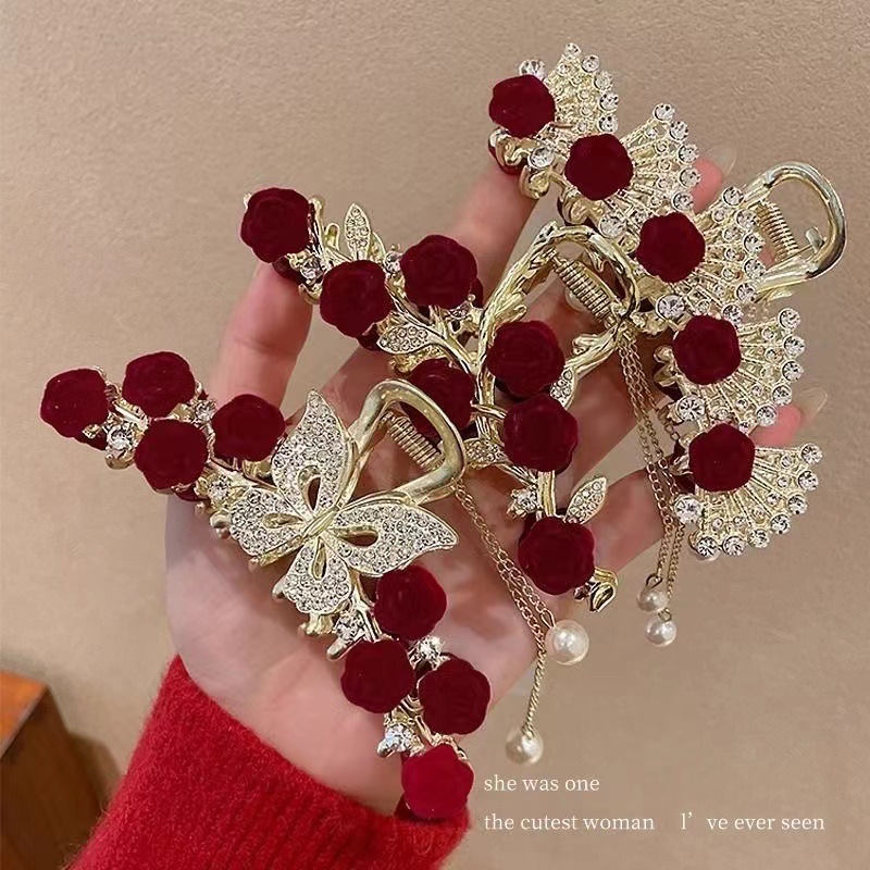 Retro Chinese style red rose tassel hairpin, wine red flower shark clip, step shake ancient style high-end grabber full figure