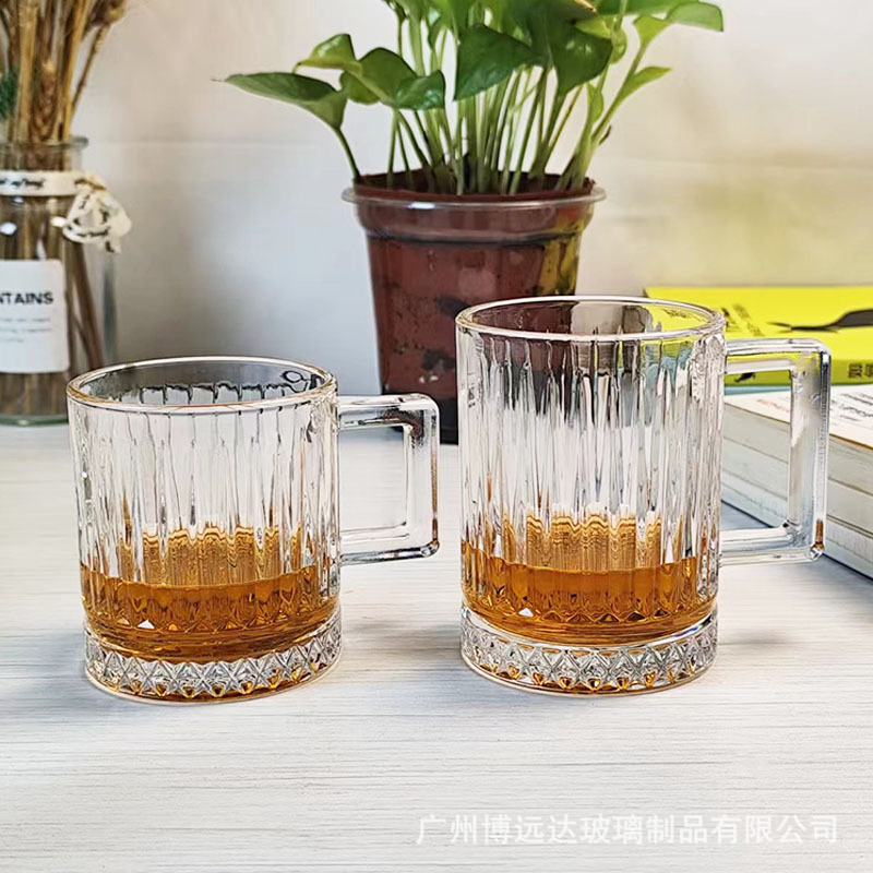 Thickened glass beer mug, household heat-resistant handle tea brewing cup, simple striped juice drink breakfast milk cup Application Scenario
