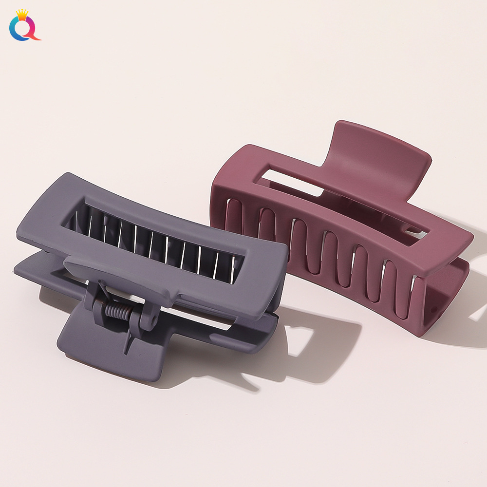 Qiyue Cross-border Korean matte hair clips, square plate hair grabbers, simple shark clips, back head hair grabbers wholesale Application Scenario
