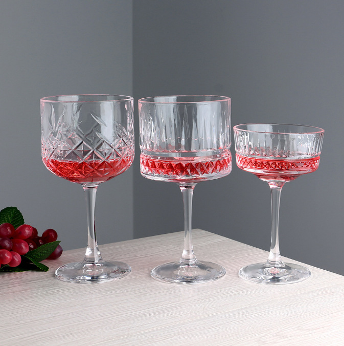 Factory wholesale of glass wine glasses, grid-patterned tall champagne glasses, brandy creative wine glasses and engraved glasses full figure