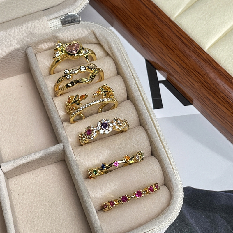 A niche design sense, light luxury, colorful diamond, fashionable heart-shaped ring, women's Instagram, cold style, exquisite and elegant, versatile index finger ring Specification drawing