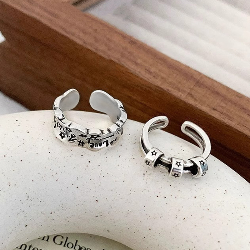 This retro, aged, graffiti, unique and niche open-top ring is designed by a female fashion influencer with a cold and simple style Specification drawing
