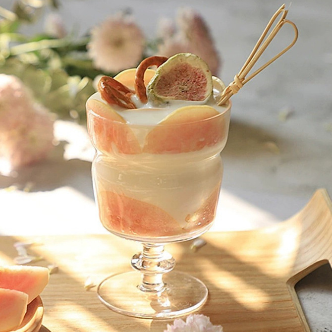 A series of Japanese modern and simple crystal glass cocktail, juice and dessert cups for restaurants and bars details Picture