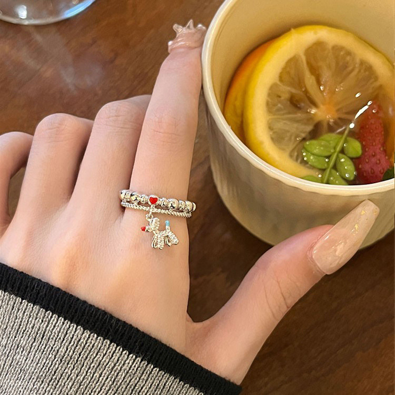 The cold and cool style of the ball dog, the colorful double-layer ring, the female niche design sense, the heart-shaped ring, the sweet and cool style, the cute accessory trend full figure