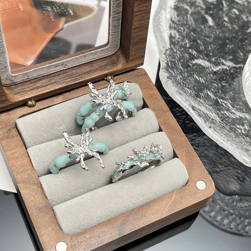 New punk liquid butterfly opening ring for women, mint green drip glaze, fashionable and cold style, niche and exquisite food ring Specification drawing