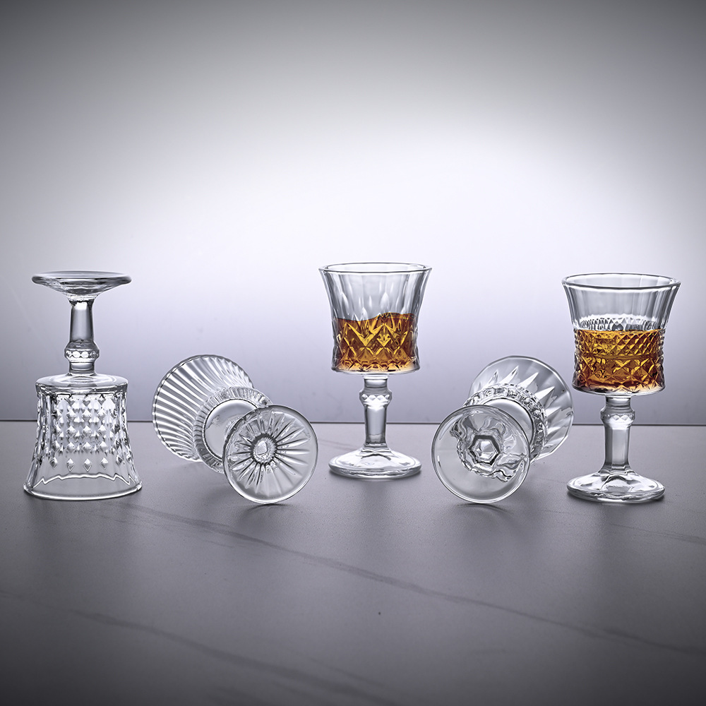 European retro engraved glass cups, mini exquisite tall sweet wine glasses, high appearance level spirits and foreign wine embossed cups customization Specification drawing