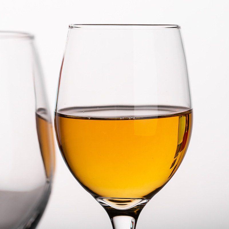 Wholesale of Kerui transparent thickened glass cups, multi-functional cups, wine glasses, wine glasses and tall glasses with ogo printing Application Scenario