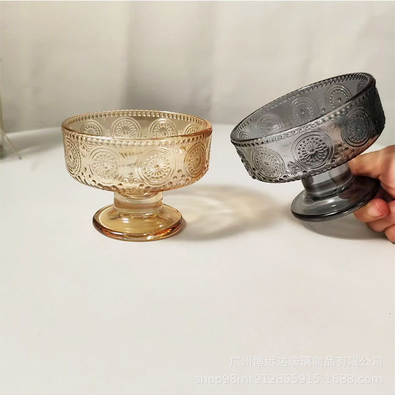 Relief dessert glass bowl, household colorful transparent high-footed bowl, fruit pudding cup, high-appearance-level ice cream cup Application Scenario