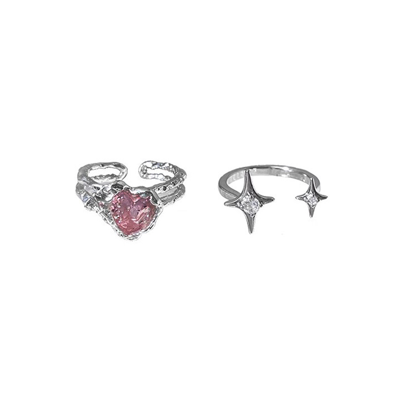 The pink heart-shaped zircon starlight ring is a unique and exquisite index finger ring designed by a Korean Internet celebrity. It is a light luxury open-top ring Item Picture