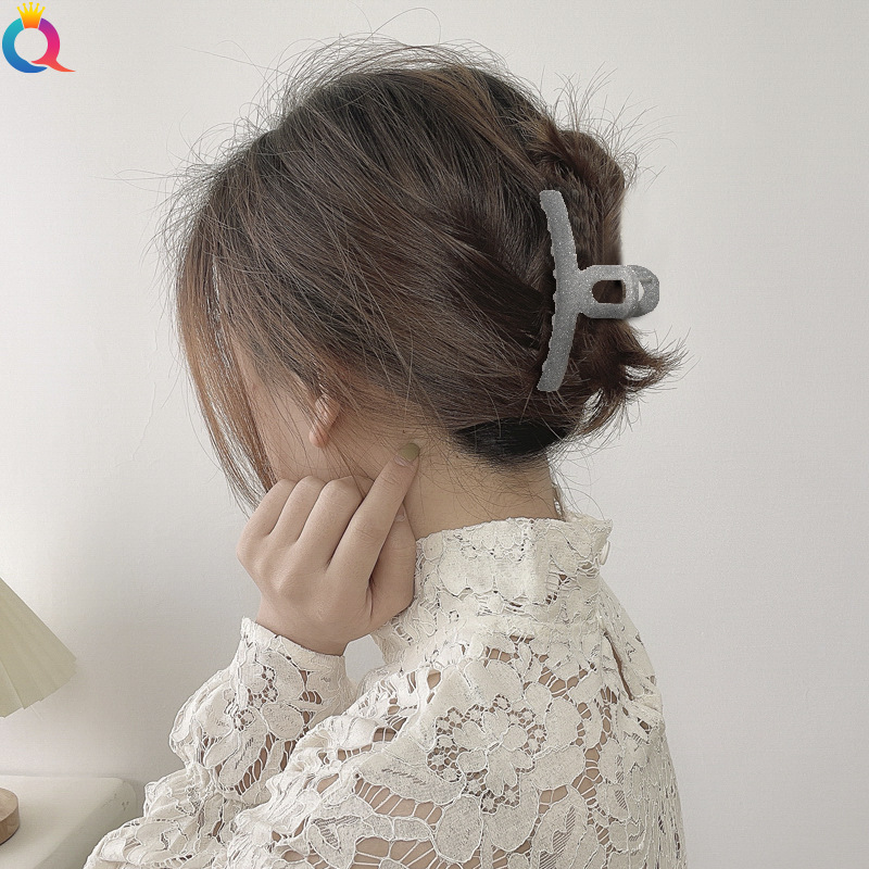 Qiyue Cross-border flocking hair clips, autumn and winter hair clippers, personalized back head updo hair clippers, shark hair accessories wholesale Specification drawing