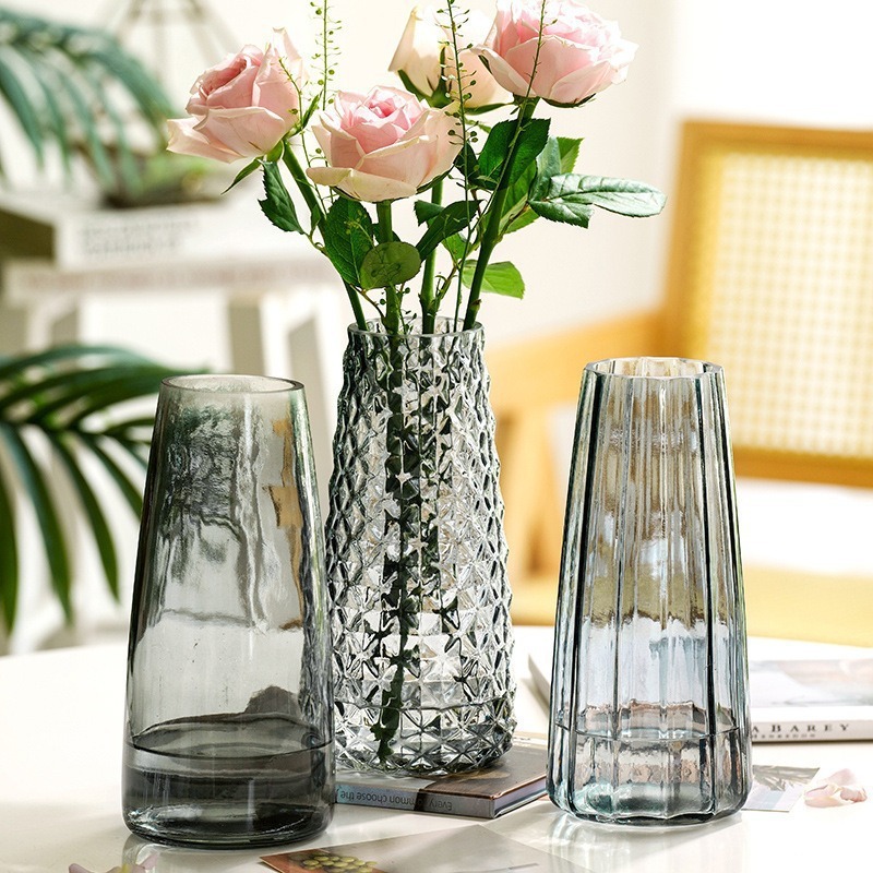 Modern, simple, transparent, colored rhombic vertical bar glass vase with high appearance level, living room and bedroom fresh and dried flower vase details Picture
