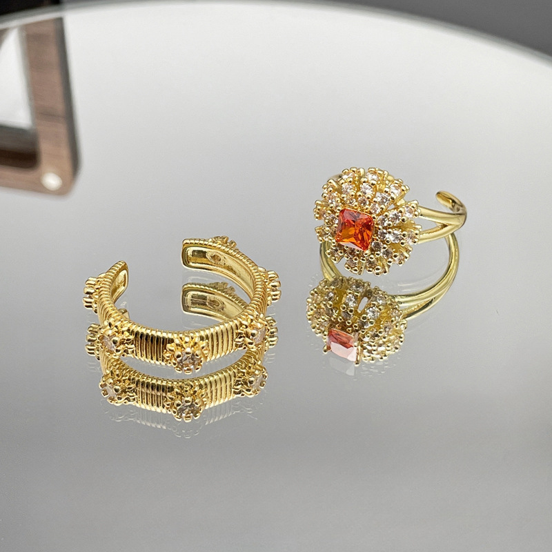 Unique ancient metal brushed and diamond-encrusted light luxury niche ring for women, new floral sweet and cool index finger ring trend Specification drawing