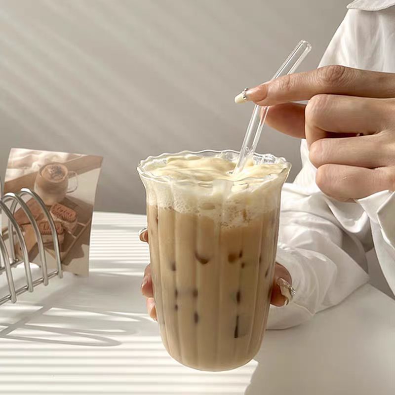 The coffee shop's niche retro vertical patterned transparent glass water cup, iced latte coffee cup, and high borosilicate glass single-layer cup Specification drawing