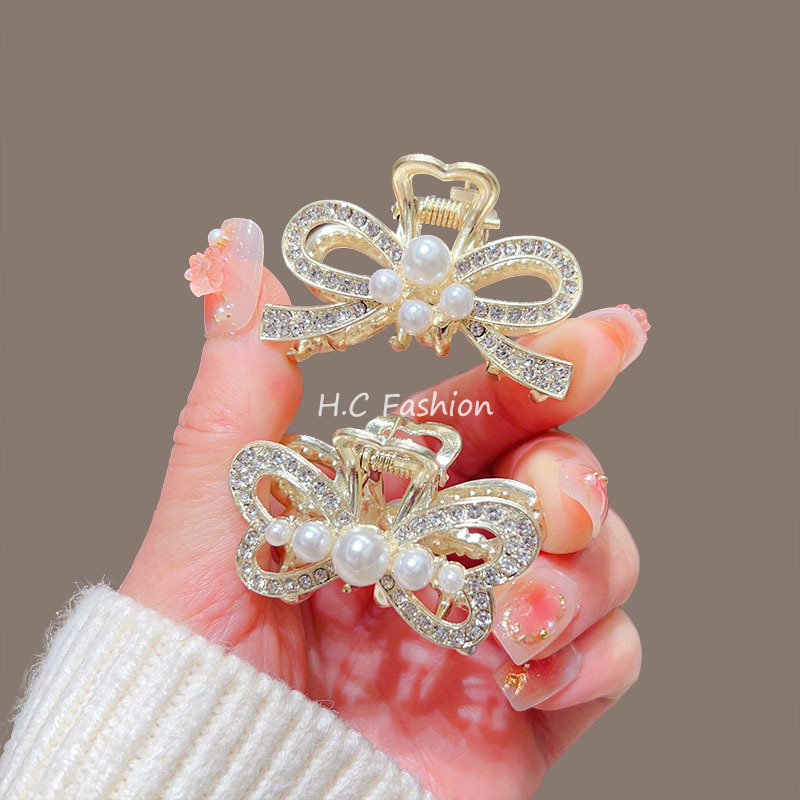 New French bangs claw clip, exquisite small pearl hair clip, high-end and niche semi-tied hair shark clip accessory Specification drawing