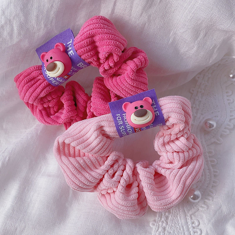 Strawberry bear, cute plush grappling clip, popular hairpin, large shark clip at the back of a woman's head, hairpin clip, hair accessory, headwear Application Scenario