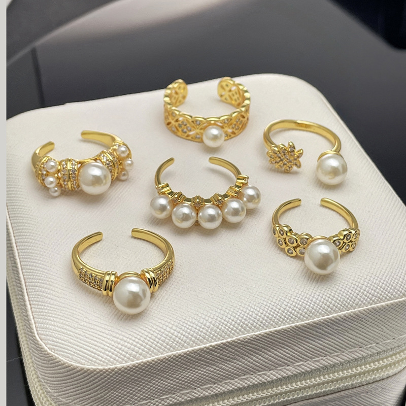 A delicate and elegant mid-style pearl inlaid fashionable open-top ring for women on Instagram, a cold and retro sweet and cool index finger ring Application Scenario