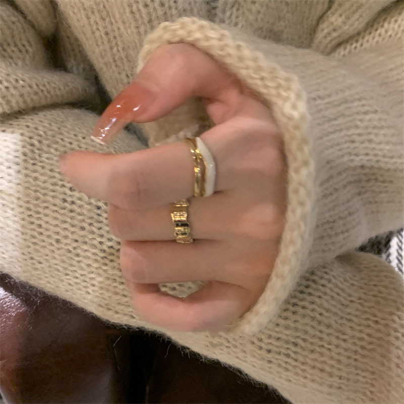 The new Korean version of the drip glaze double-layer open ring for women's ins is a niche design with a high-end feel, a light luxury and trendy personality Application Scenario