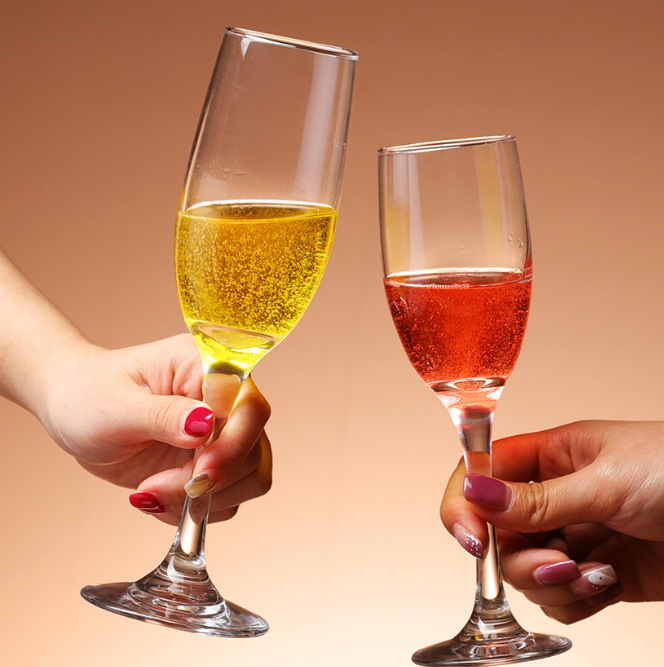 Crystal glass highball glass, sparkling wine glass, crystal glass champagne glass, classical European wine cocktail glass Specification drawing