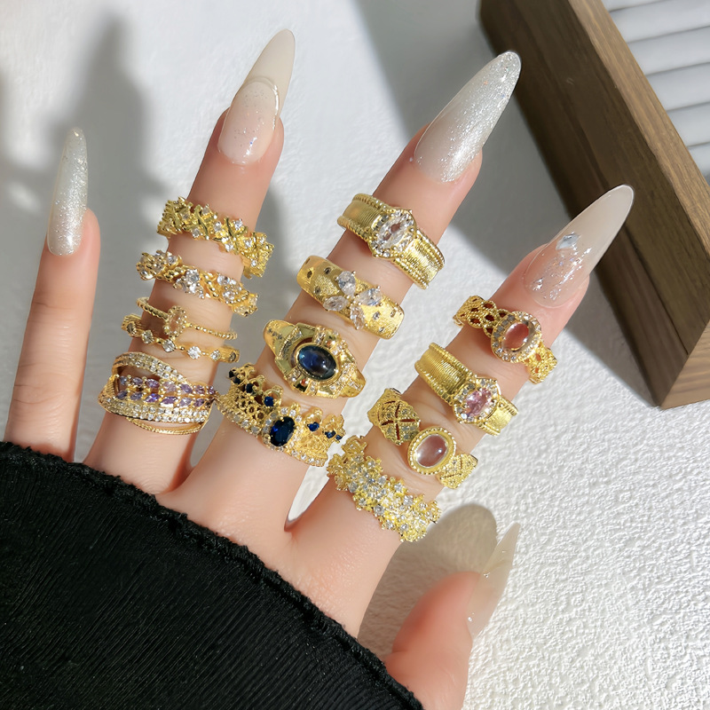 This Korean-style light luxury retro full-diamond hollowed-out exquisite open ring exudes a sweet and cool feminine charm and is a niche index finger ring trend Specification drawing